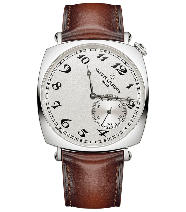 <p><b>VACHERON CONSTANTIN（ヴァシュロン・コンスタンタン）<br />
ヒストリーク アメリカン 1921</b><br />
<br />
<b>ヒストリークを代表する100周年の“アメリカン”</b><br />
傾いたダイヤルが、車のハンドルを握ると正対する。1921年誕生のユニークなドライビングウォッチに、WGケースが新登場。カーフストラップと相まって、若々しい印象を手に入れた。少し荒らしたシルバーダイヤルも、雰囲気がいい。手巻き。径40mm。18KWGケース。カーフストラップ。435万6000円（ヴァシュロン・コンスタンタン）</p>
