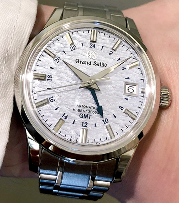 <p><b>イチオシその2：GRAND SEIKO（グランドセイコー）<br />
エレガンスコレクション メカニカルハイビートGMT SBGJ249</b><br />
自動巻き。径39.5mm。SSケース＆ベルト。81万4000円</p>
