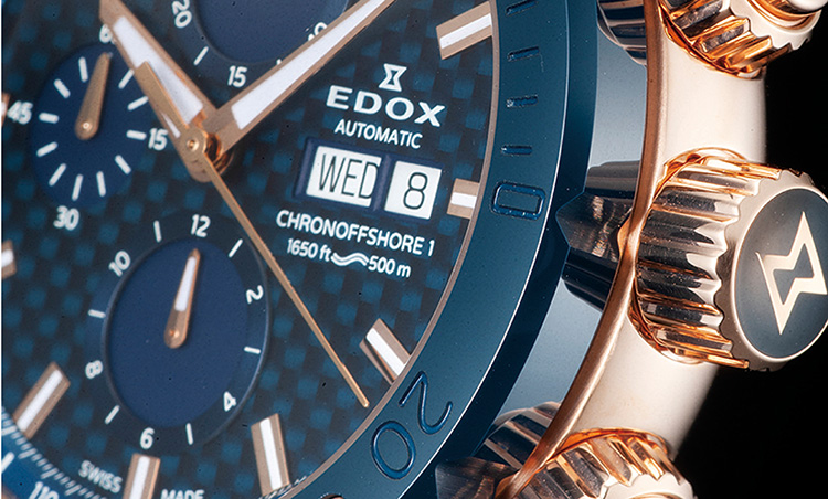 EDOX(エドックス)_クロノオフショア1 クロノグラフ オートマティック_頑強さとマッシブさを強調する厚さ3.5mmのセラミックベゼル
