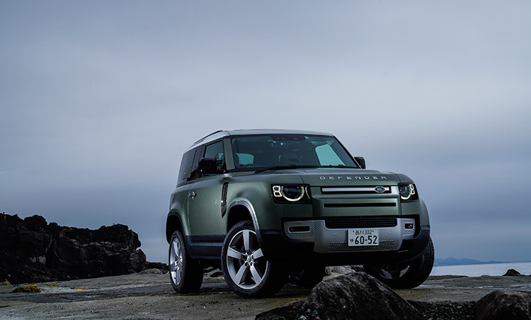 今月の1台　LAND ROVER DEFENDER