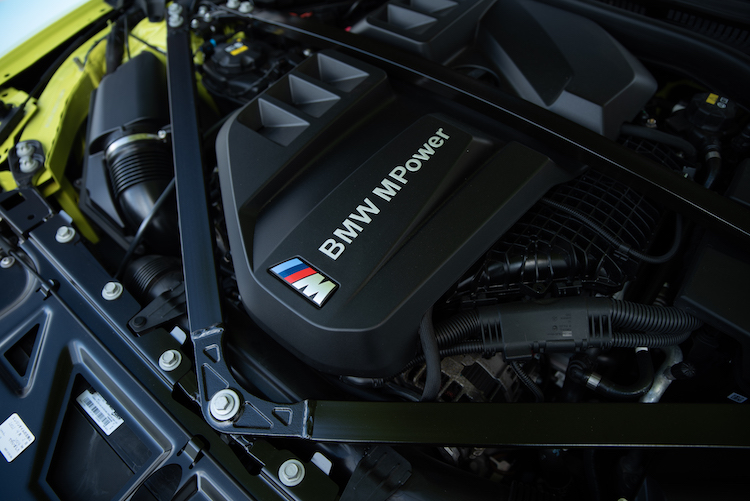 BMW M4 エンジン