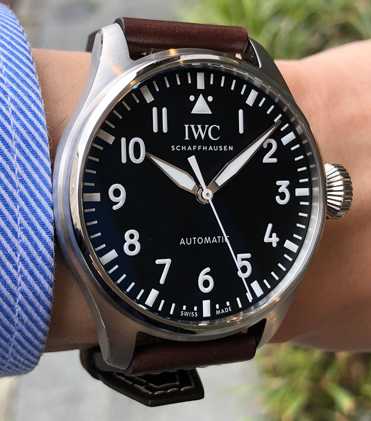 <p><strong>第1位：IWC<br />
ビッグ・パイロット・ウォッチ 43</strong><br />
ケース径：43㎜<br />
ケース素材：ステンレススティール<br />
ストラップ素材：カーフ<br />
ムーブメント：自動巻き<br />
価格：106万1500円</p>
