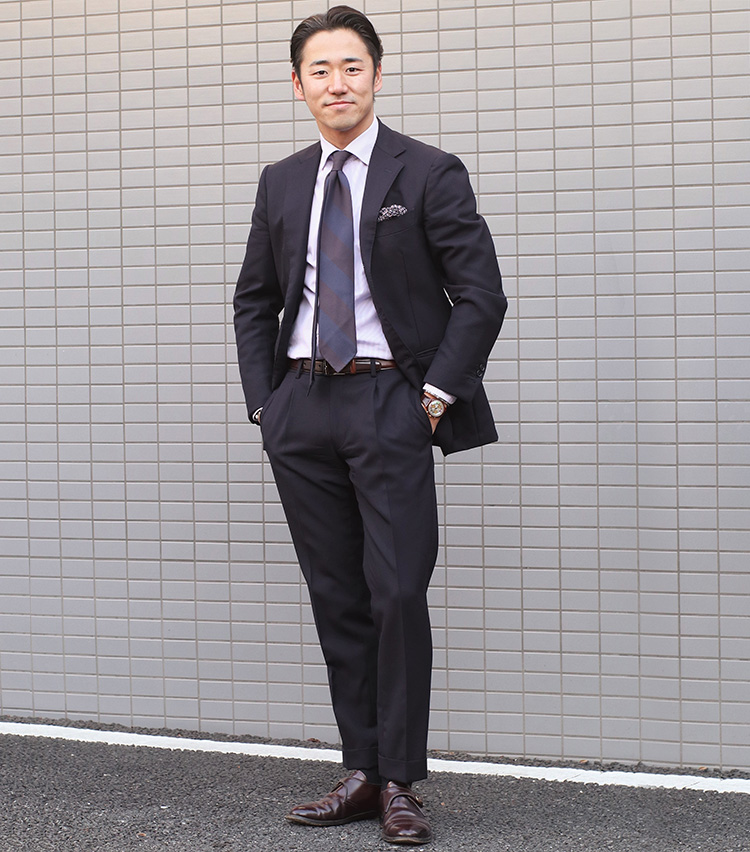 Suits You! of the month vol.7_髙橋 淳さん_正統派ネイビースーツは色使いで色気を醸し出す