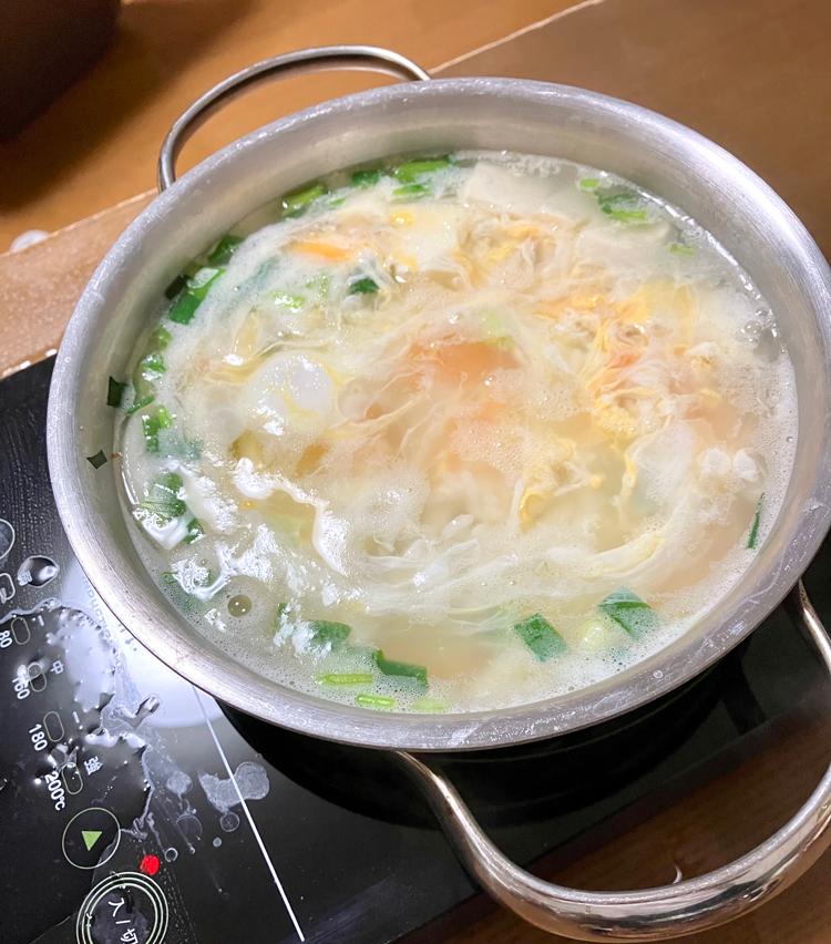 <p>6. 残った湯にご飯を入れて、雑炊にしても美味しいです。ほのかにめかぶが香って美味！</p>
