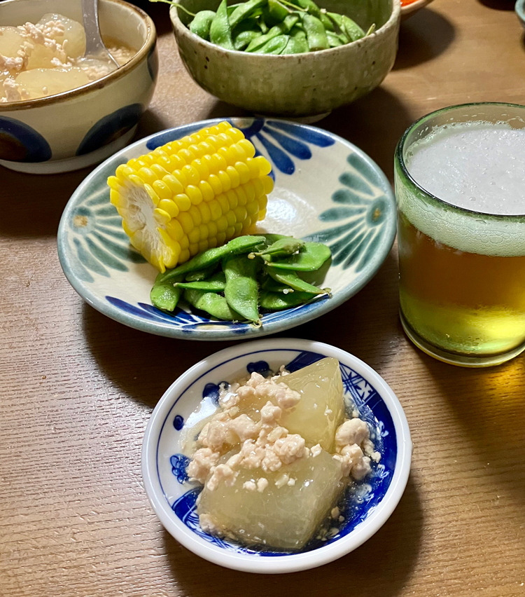 <p>10. 温かいままでも、冷蔵庫で冷やしても美味しい。ビールはもちろん冷酒にも相性よし。</p>
