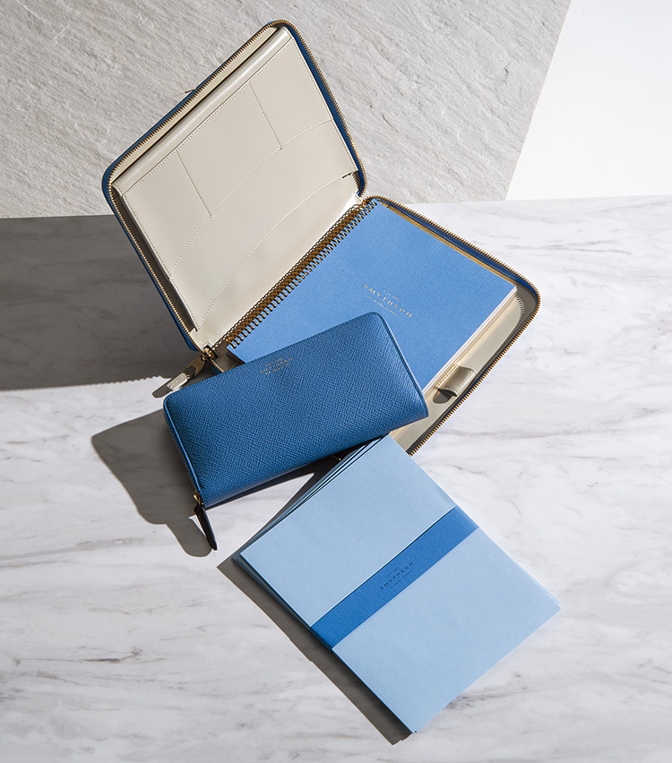 SMYTHSON_伝統と上質が融合した文房具と革小物が特別感を生む