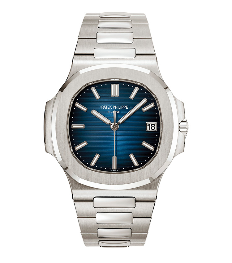 <p><b>PATEK PHILIPPE（パテック フィリップ）<br />
ノーチラス 5811/1</b><br />
<br />
<b>初代ノーチラスの姿をプレシャス素材で再現</b><br />
ブラックグラデのブルーダイヤル3針ノーチラスが、WGで帰還。一回り大きくもなり、存在感を増した。自動巻き。径41mm（10-4時方向）。18KWGケース&ブレスレット。938万3000円（パテック フィリップ ジャパン・インフォメーションセンター）</p>
