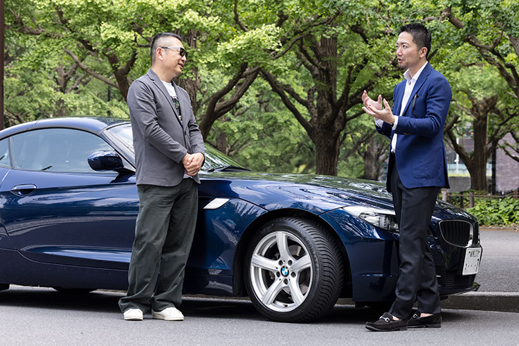 左：自動車ライター・大谷達也さん　右：MEN’S EX副編集長・田上雅人