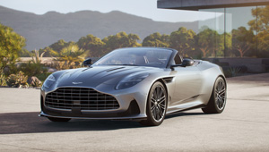 アストンマーティンが最新クーペとカブリオレのGTモデルを発表