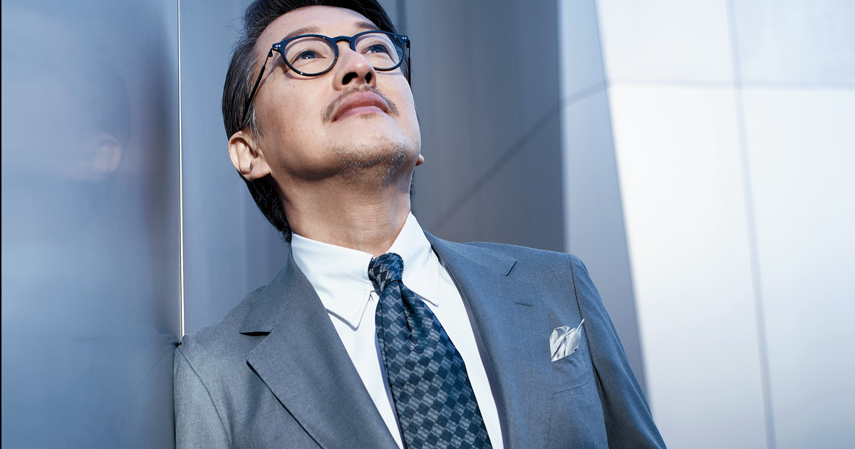 スーパー210'sの極上ウールで際立つグレースーツの粋〈リング