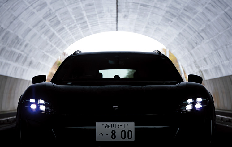 PORSCHE Taycan