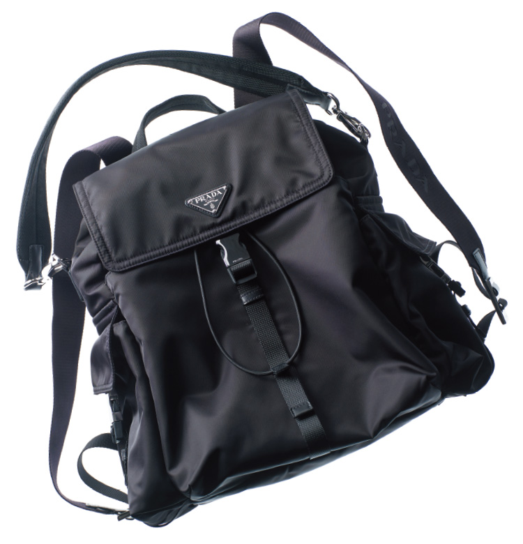 Pradaの「プラダ エクスプローラ」バッグ