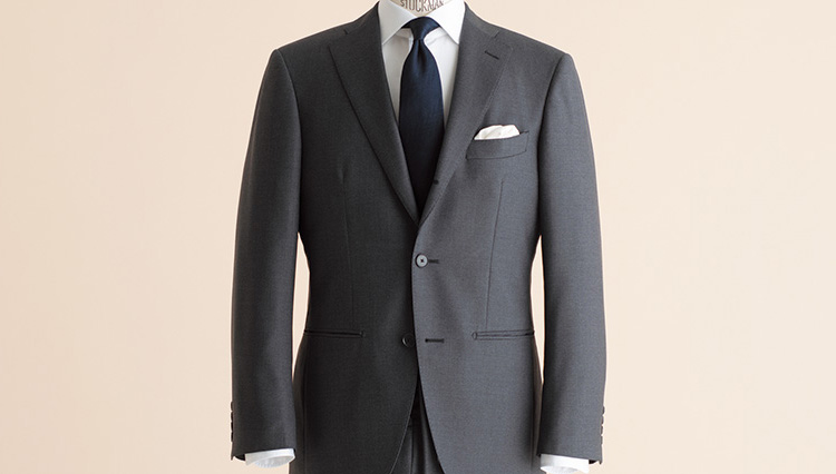 年末年始を彩るパーティアタイア新案／最も万能で失敗しないスタイルは？