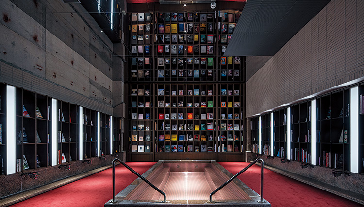 知と寛ぎが交差する最高のチルタイムを〈松本本箱〉