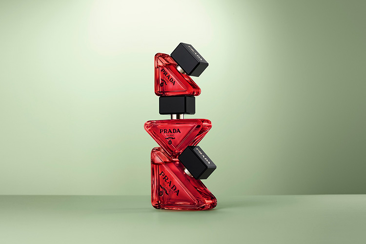 プラダ パラドックス ラディカル エッセンス パルファム