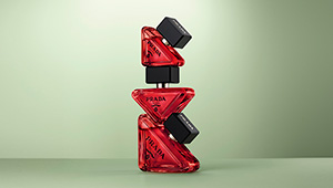 フローラルとグルマンが紡ぐプラダの新作香水