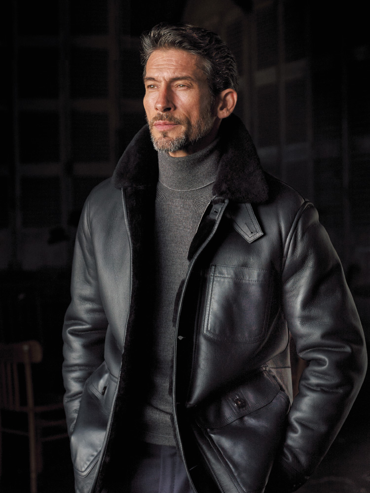 ブリオーニのムートンジャケット