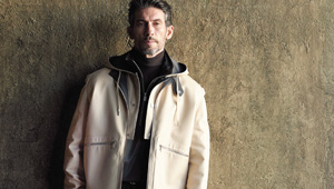 今、メゾン界隈もレザー＆カシミアが一大潮流に。〈エルメス〉のラムレザー