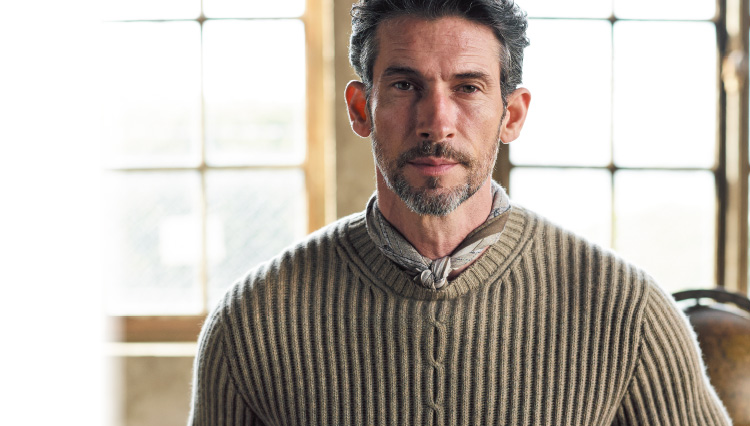 ベビーカシミアの価値をいち早く見出た〈ロロ・ピアーナ〉こそ、いま極めたい