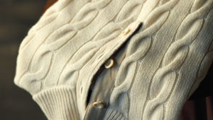 カシミアのメンテナンス、“休ませる”ことが一番大事です