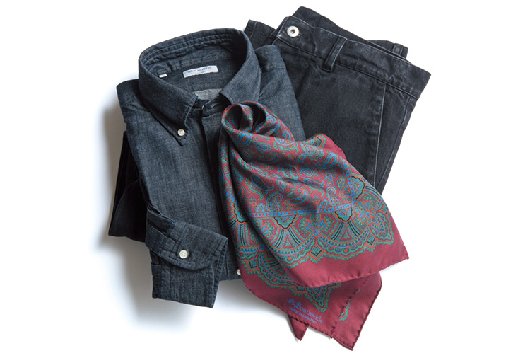 シャツとスカーフ