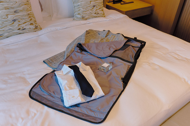 ガーメントバッグ