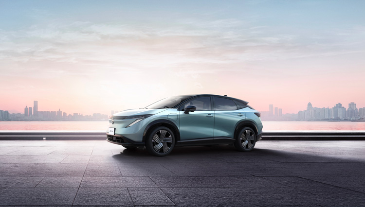 静かに完成度を高めた日本を代表するBEV。日産 アリアがマイナーチェンジ