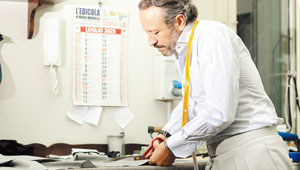 4代目の手と、研ぎ澄まされた眼差しが紡ぐパンツ〈チェッラート〉