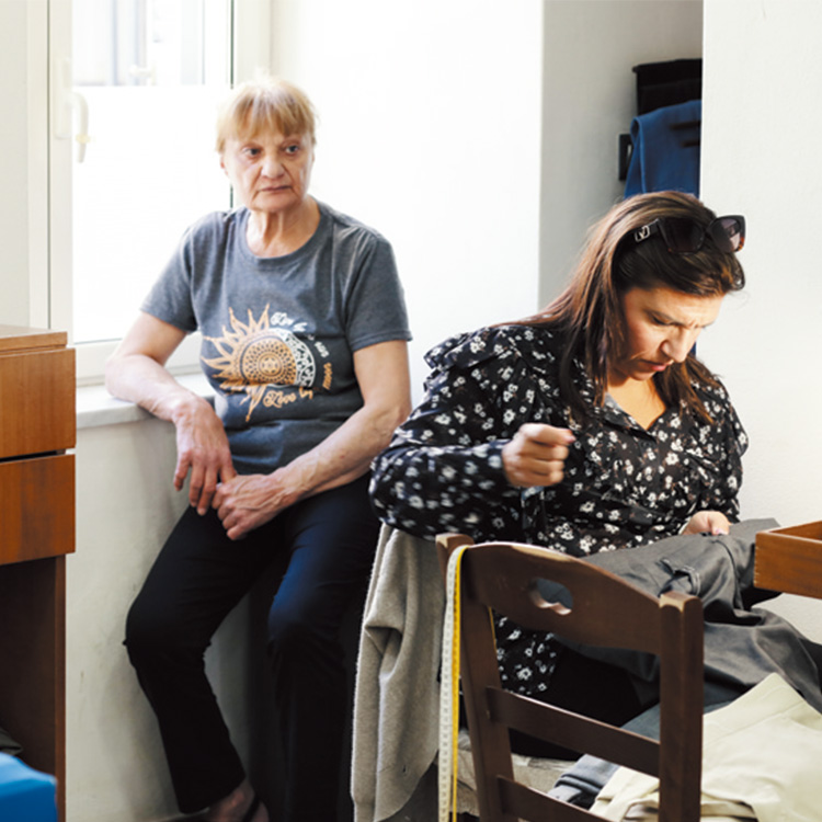 毎日家族の仕事を見守る、アルベルト氏の母マリア氏