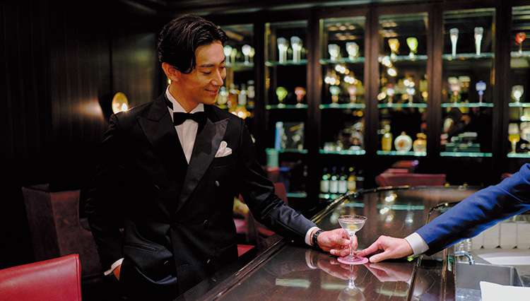 タキシードの夜、仕上げの一杯を。パレスホテル東京〈ロイヤル バー〉
