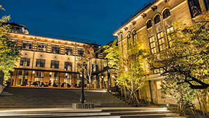 昭和8年築の小学校がラグジュアリーホテルに再生した〈ザ・ホテル青龍 京都清水〉