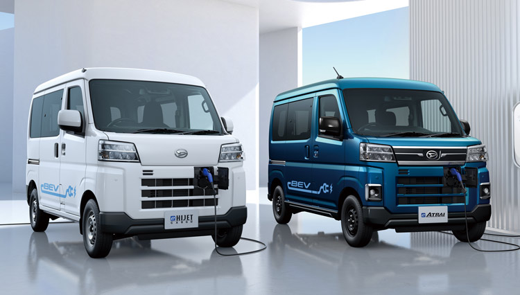 ダイハツ初の量産BEVが拓く。軽商用車の価値を更新する電動化の第一歩