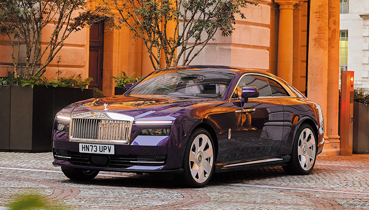 ロールス初のEVが描く、静寂という芸術