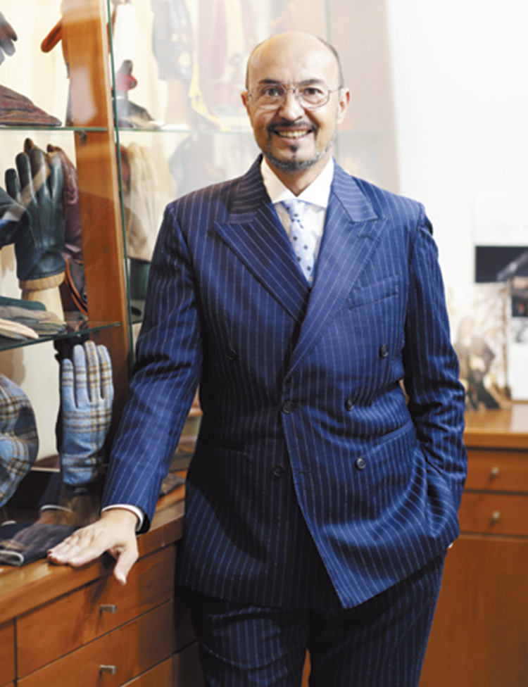 アレッサンドロ・ペッローネ氏