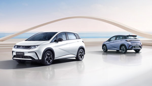 日常に寄り添う電動コンパクトの現在地。装備刷新を受けたBYD ドルフィンの成熟