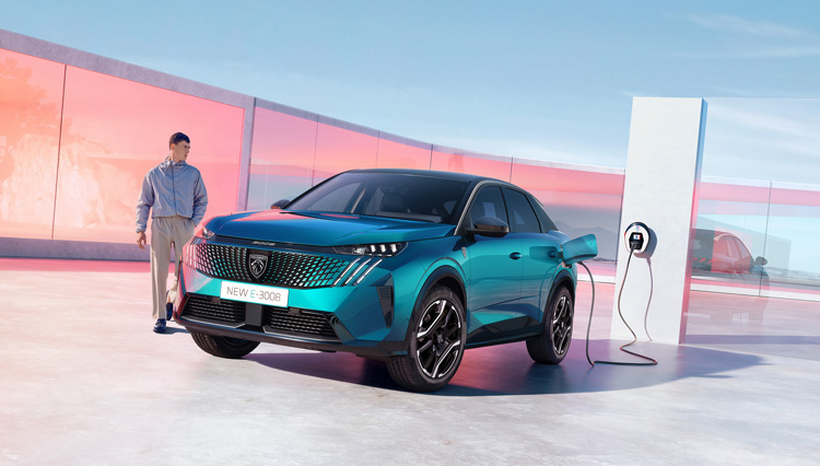 2プジョー初の電動フラッグシップSUV、E-3008が示す次世代SUVの現在地