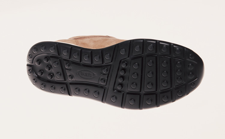 トッズの「レッド ドット パシュミー スエードスニーカー」