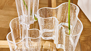 アアルト・ベース誕生90周年。「泡」を纏った限定モデル「Bubble Base」が登場