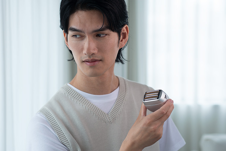 Point 1：手のひらサイズのまま6枚刃の仕様に