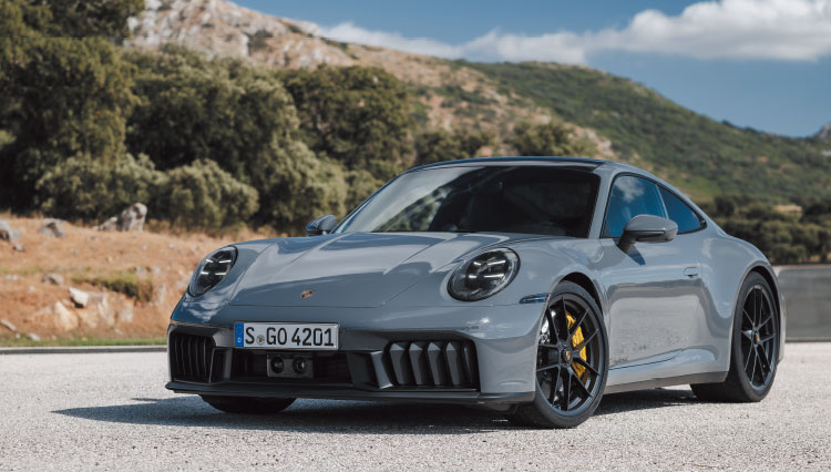 そのスタイルは時代ごとに磨かれる〈PORSCHE 911〉の美意識