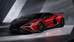 伝統のSVはハイブリッドで新たな領域へ。ランボルギーニ レヴエルトに「SV」登場